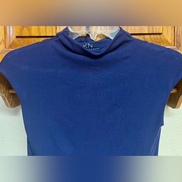 Klassy Network Mock Neck Cap Sleeve Blouse- NAVY- EUC! - Picture 13 of 14